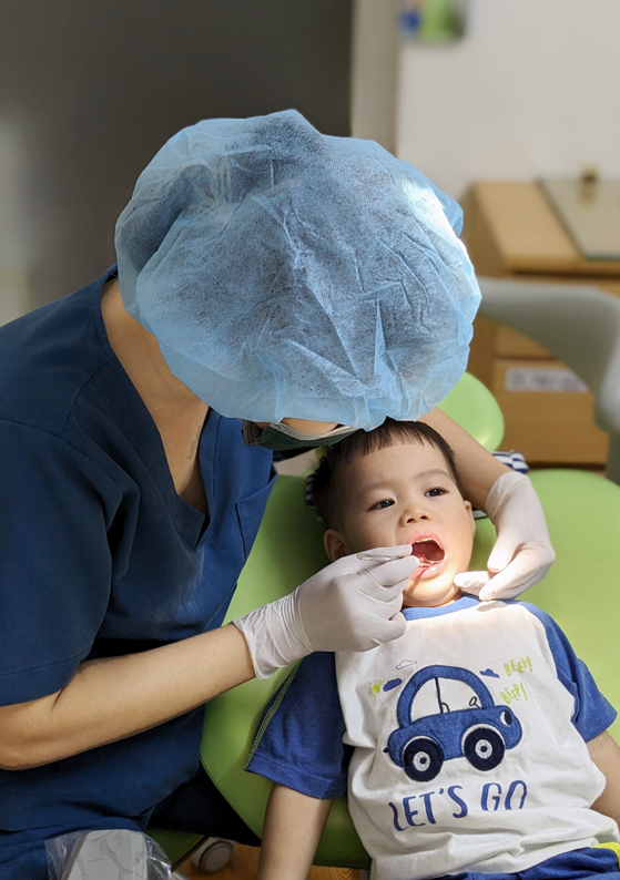 SỮA MẸ VÀ SÂU RĂNG TRÊN TRẺ EM LỨA TUỔI MẦM NON